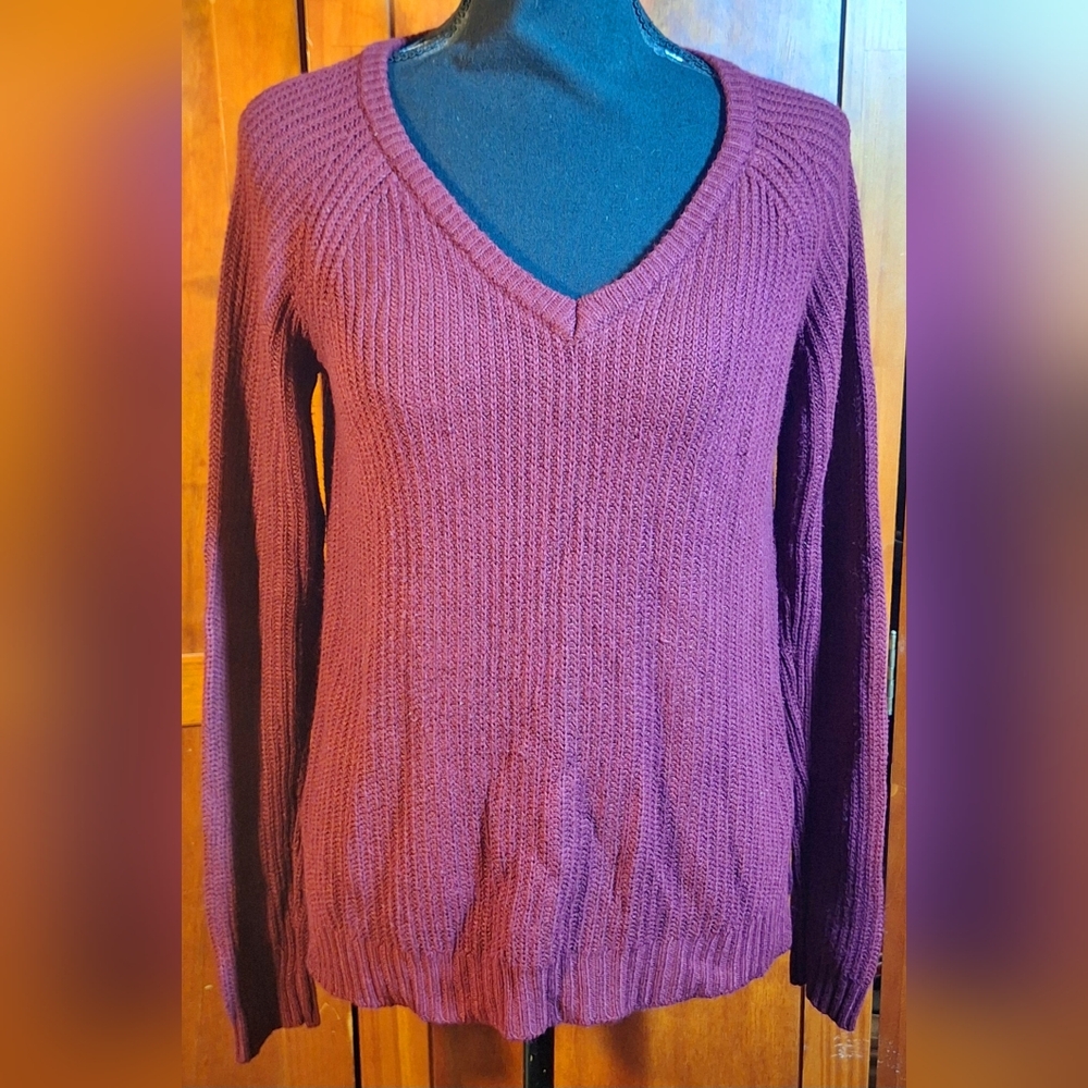 SO V-Neck Sweater